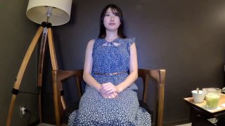 【小马探花】马尾辫黑衣少妇，撩起裙子屁股一顿摸，手指扣穴舌吻调情，上位骑乘猛操边摸奶子
